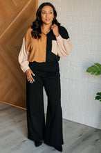 Load image into Gallery viewer, Andree By Unit Queen of the Block Button Up