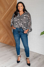 Load image into Gallery viewer, Andree By Unit Work All Day Floral Top