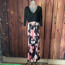 Load image into Gallery viewer, Black and Pink Floral Maxi Dress, Medium, 9G-111D053
