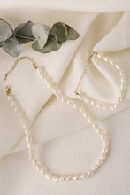 Load image into Gallery viewer, Lilou Mid-sized natural pearl bracelet, necklace set