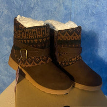 Load image into Gallery viewer, Muk Luks Brown and Tan Knit Cuff Boots sz 6w, SL2-129s008