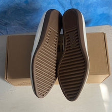 Load image into Gallery viewer, Elegant White Loafers for Women sz 6.5, SL2-129s010