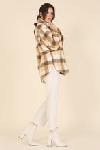 Load image into Gallery viewer, Lilou Plaid sherpa jacket with pockets