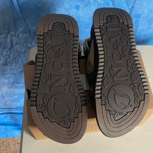 Load image into Gallery viewer, Brown and Cream Sandals, sz 9, SL2-129s005