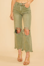 Load image into Gallery viewer, Annie Wear Distressed Raw Hem Jeans