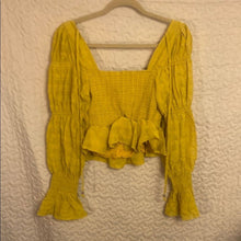 Load image into Gallery viewer, Mustard Seed Ruffled Short Top, Medium, 2F-112T009
