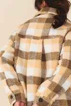 Load image into Gallery viewer, Lilou Plaid sherpa jacket with pockets