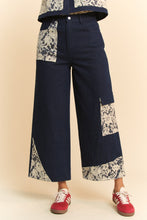 Load image into Gallery viewer, Davi &amp; Dani Lace Applique Wide Leg Jeans