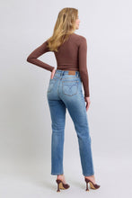 Load image into Gallery viewer, Judy Blue Full Size Wash Thermal Straight Jeans with Pockets