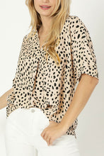 Load image into Gallery viewer, Nuvi Apparel Leopard V neck blouse