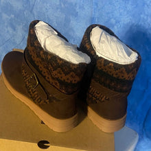 Load image into Gallery viewer, Muk Luks Brown and Tan Knit Cuff Boots sz 6w, SL2-129s008