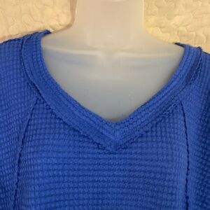 Zenana Blue Brushed Waffle Exposed Seam Top, size S/M, T009