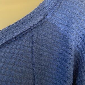 Zenana Blue Brushed Waffle Exposed Seam Top, size S/M, T009