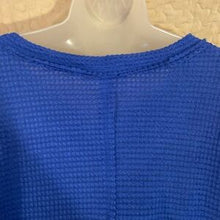 Load image into Gallery viewer, Zenana Blue Brushed Waffle Exposed Seam Top, size S/M, T009