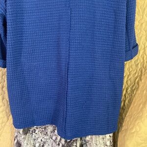 Zenana Blue Brushed Waffle Exposed Seam Top, size S/M, T009
