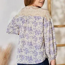 Load image into Gallery viewer, Lace Detail Printed Blouse Back