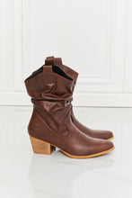 Load image into Gallery viewer, MMShoes Better in Texas Scrunch Cowboy Boots in Brown