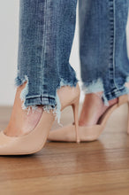 Load image into Gallery viewer, JUDY BLUE O&#39;Hara Destroyed Straight Jeans