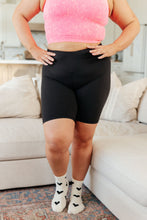 Load image into Gallery viewer, Rae Mode Swift Strides Biker Shorts